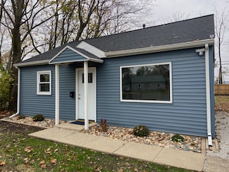 10 Sherwood Ct, Champaign, IL 61820
