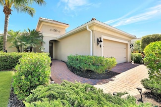 14531 Manchester Dr, Naples, FL 34114