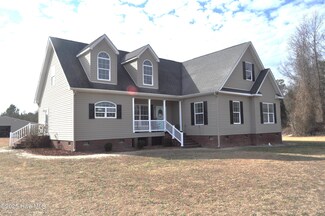3584 Ozzie Rd, Clinton, NC 28328