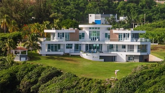 991 Calle Estacion, Quebradillas, PR 00678