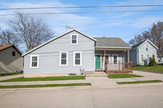 1409 S 10th St, Manitowoc, WI 54220