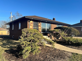 926 Charles Hawkins Dr, Gary, IN 46407