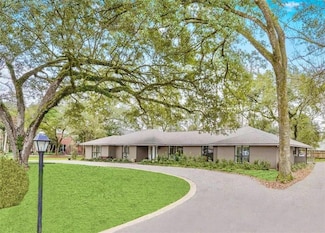 8 Oaklawn Dr, Covington, LA 70433