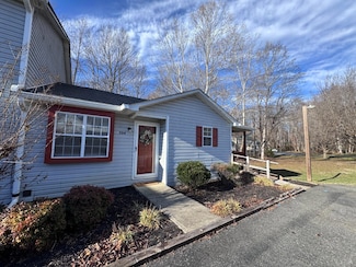 504 Goose Meadow Dr, Forest, VA 24551