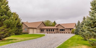 33 Road 3dx, Cody, WY 82414