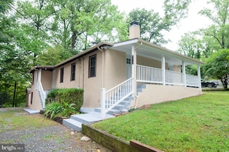8818 Hawkins Ln, Chevy Chase, MD 20815