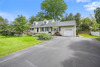 7 Rustic Rd, Mahopac, NY 10541