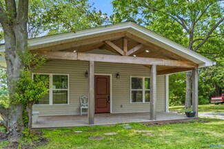 443 Main St E, Section, AL 35771