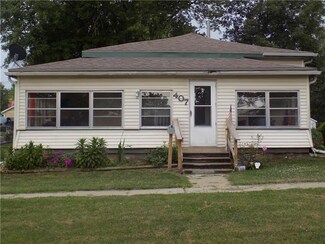 407 W 6th St, Cameron, MO 64429