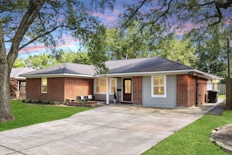 6213 Carew St, Houston, TX 77074