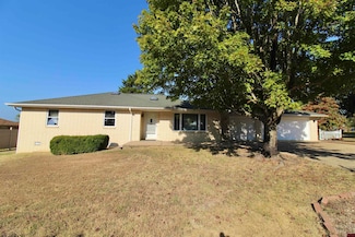 607 Club Blvd, Mountain Home, AR 72653