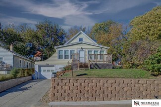 2024 N 67th St, Omaha, NE 68104