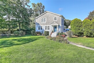 63 Maple St, Warren, RI 02885