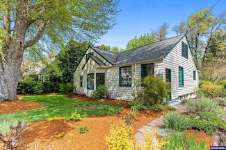 1131 SW Sunset Dr, Corvallis, OR 97333