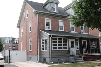 27 3rd Ave, Roebling, NJ 08554