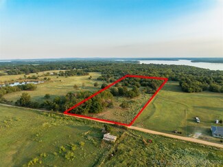 8 E 1075 Rd, Checotah, OK 74426