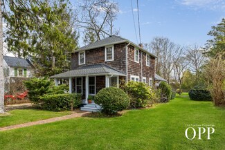 29 New Jersey Ave, Bellport, NY 11713