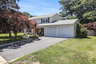 22 Ivy Way, Matawan, NJ 07747