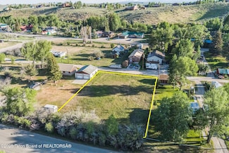 69 Valley Rd, Pinedale, WY 82941