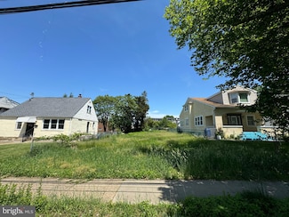 1627 Rhawn St, Philadelphia, PA 19111