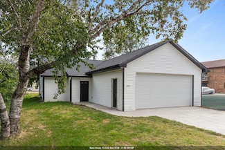 1253 W South Park Ave, Oshkosh, WI 54902