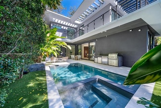 3670 Avocado Ave, Miami, FL 33133