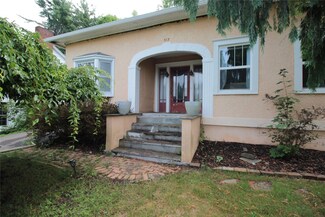 513 Pinecrest Rd, Endicott, NY 13760