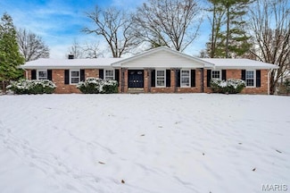 487 Runnymede Dr, Saint Louis, MO 63141
