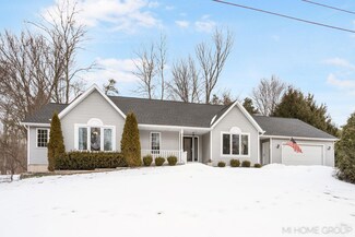 4602 Forest Ln, Holland, MI 49423