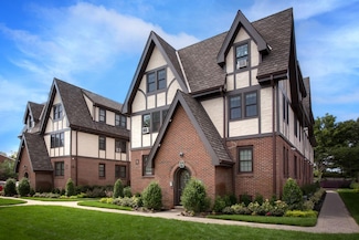 76 S Clinton Ave Unit 2A, Bay Shore, NY 11706