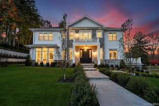 207 Mill Spring Rd, Manhasset, NY 11030