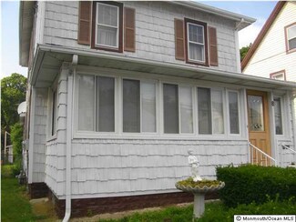 8 Water St, Englishtown, NJ 07726