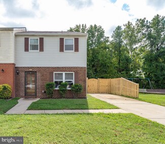 18085 Olde Port Ln, Triangle, VA 22172