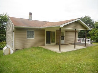 2743 Lori Dr, New Kensington, PA 15068