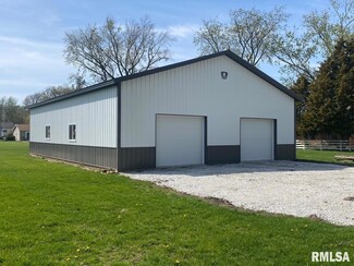 248 S Alkire St, Greenview, IL 62642