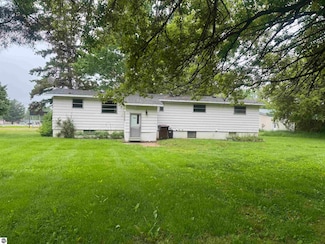 1684 W Monroe Rd, Saint Louis, MI 48880