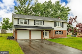 3620 Holly Rd, Dover, PA 17315
