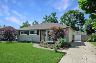 21 Meadow Dr, Hamilton, OH 45013