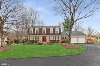9905 Chase Hill Ct, Vienna, VA 22182