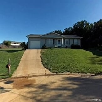 2230 Columbus Cir, Warrenton, MO 63383