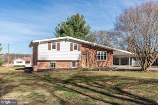 6210 Rolling View Dr, Sykesville, MD 21784