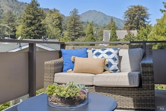 40 Redwood Ave, Corte Madera, CA 94925
