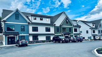 4 S Hills Way Unit 11, Poughkeepsie Township, NY 12590