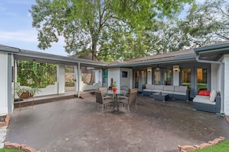 1110 Cheshire Ln, Houston, TX 77018