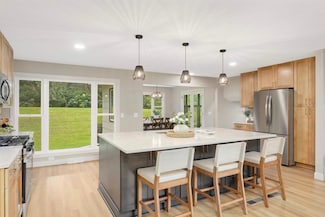 2040 Vagabond Ln N, Plymouth, MN 55447