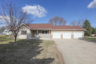 1501 Armstrong Cir NW, Alexandria, MN 56308
