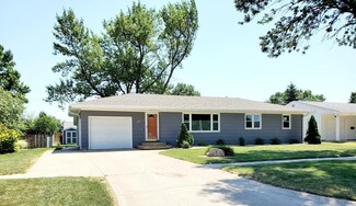 1145 Park Ave, Garner, IA 50438