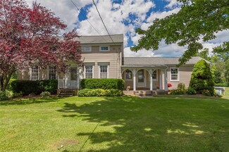 781 Whittier Rd, Spencerport, NY 14559