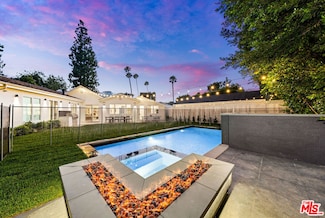 530 S Bentley Ave, Los Angeles, CA 90049