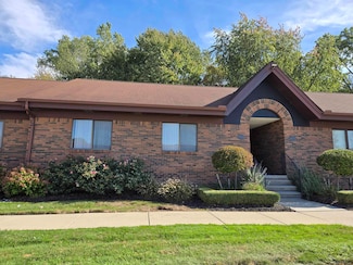 38664 Harrison Creek Ct, Harrison Township, MI 48045